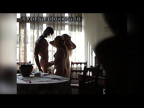 ❤️ Miqtë e seksit ftojnë një burrë gjigant dhe një treshe me të ❤️ Video qij në sq.javarchive.top ﹏